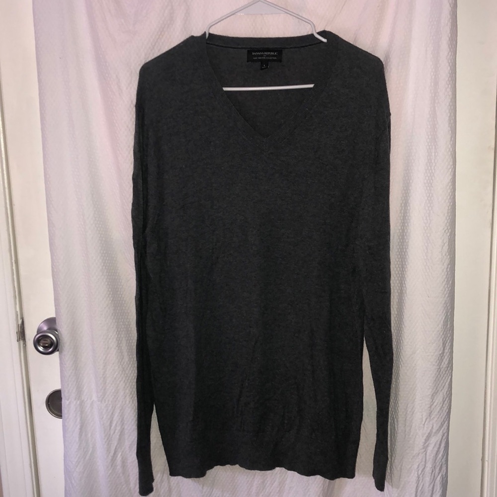 Banana Republic Gray Luxe Sweater Collection in size Large V-neck lightweight - Picture 1 of 6